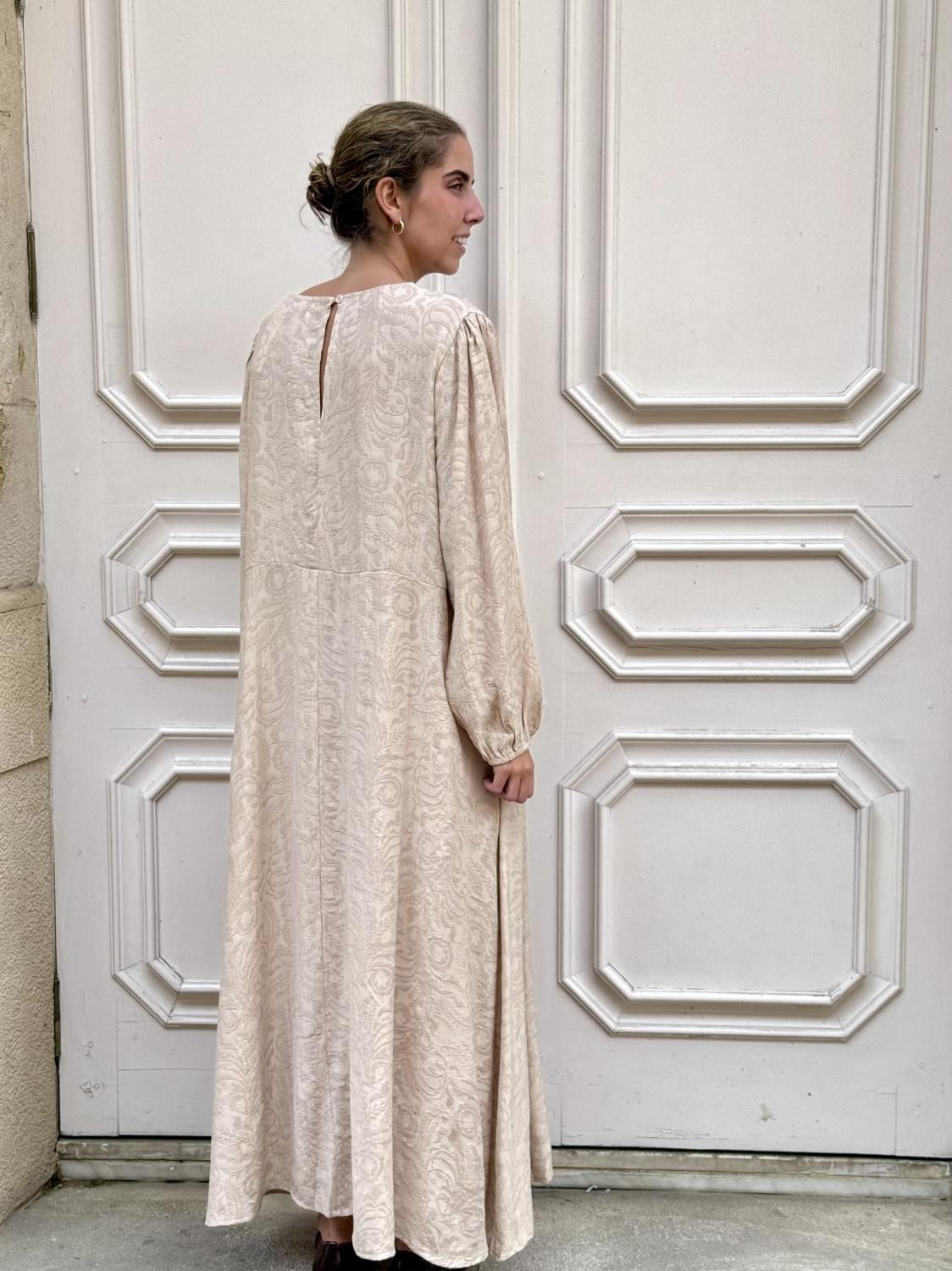 VESTIDO BORDADO FLORAL ISADORA Beige