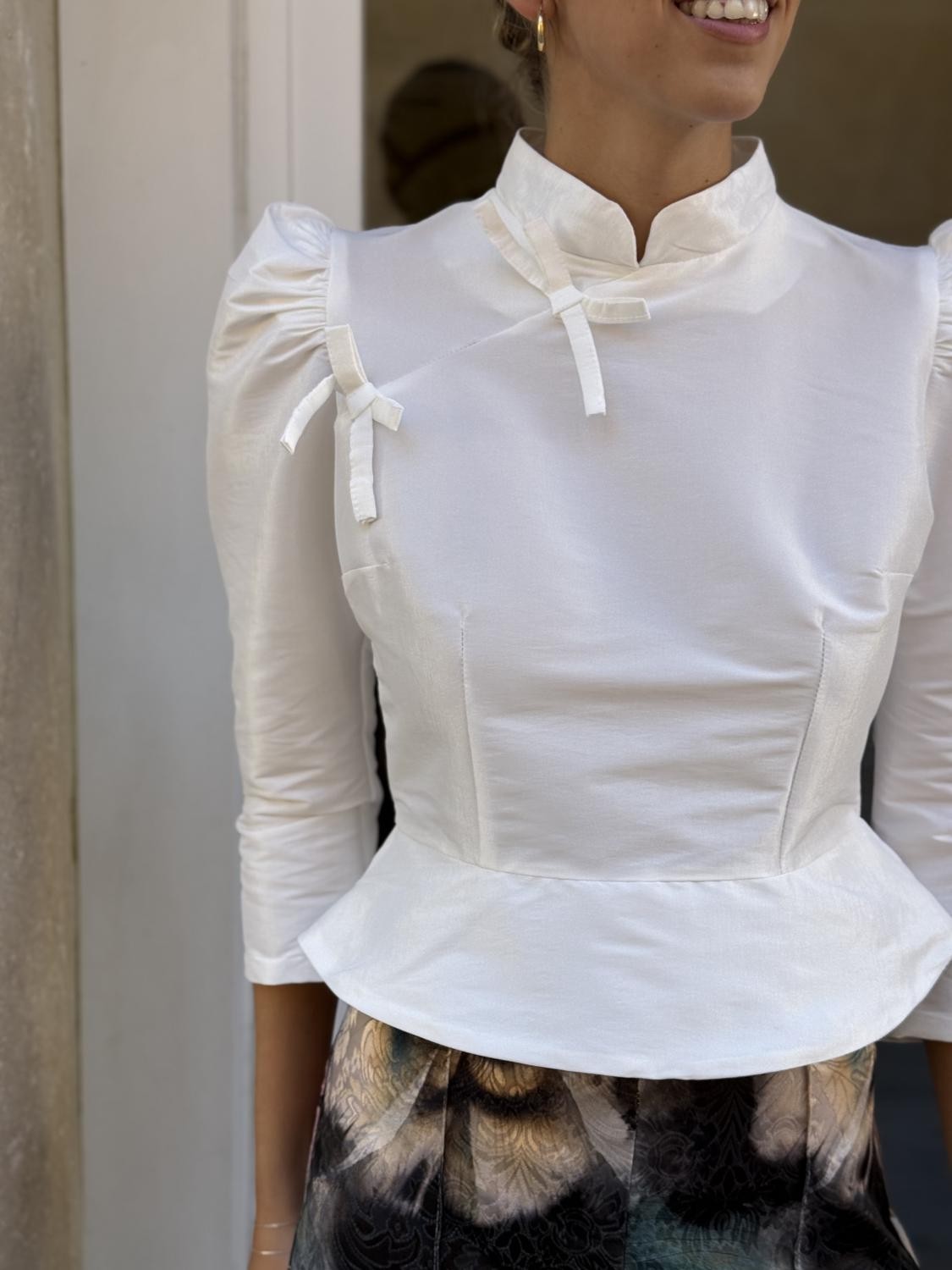 BLUSA INVITADA TAFETÁN LAZOS HALO BLANCA Blanco