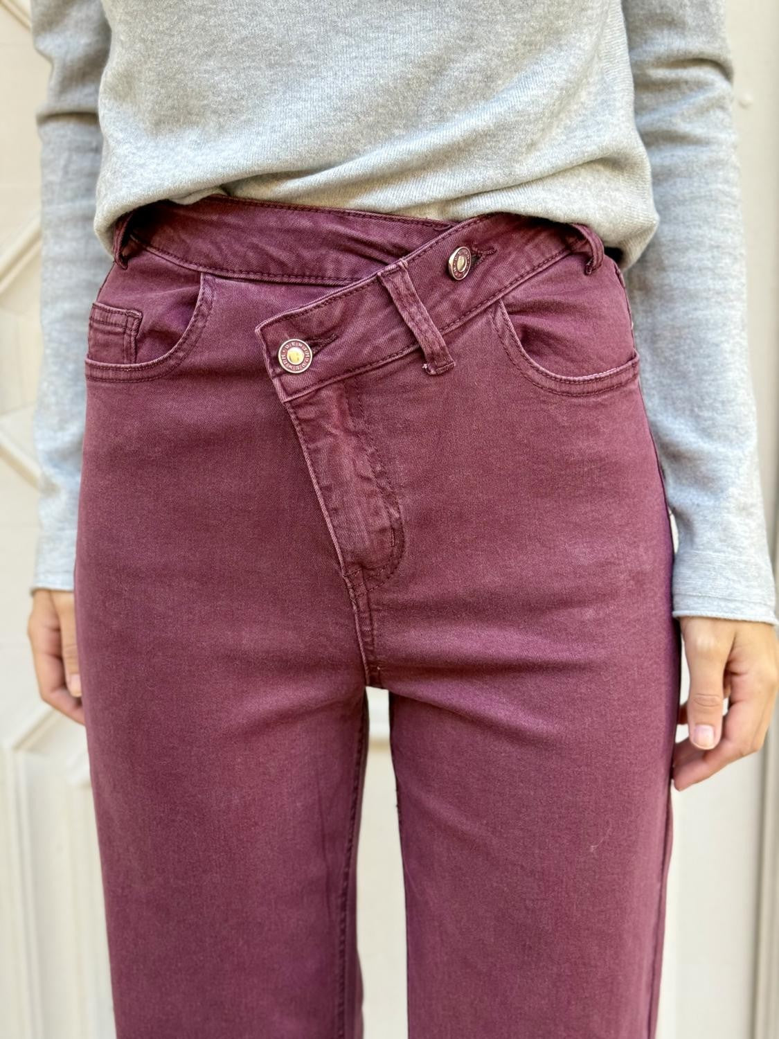 PANTALÓN VAQUERO CRISS CROSS Burdeos