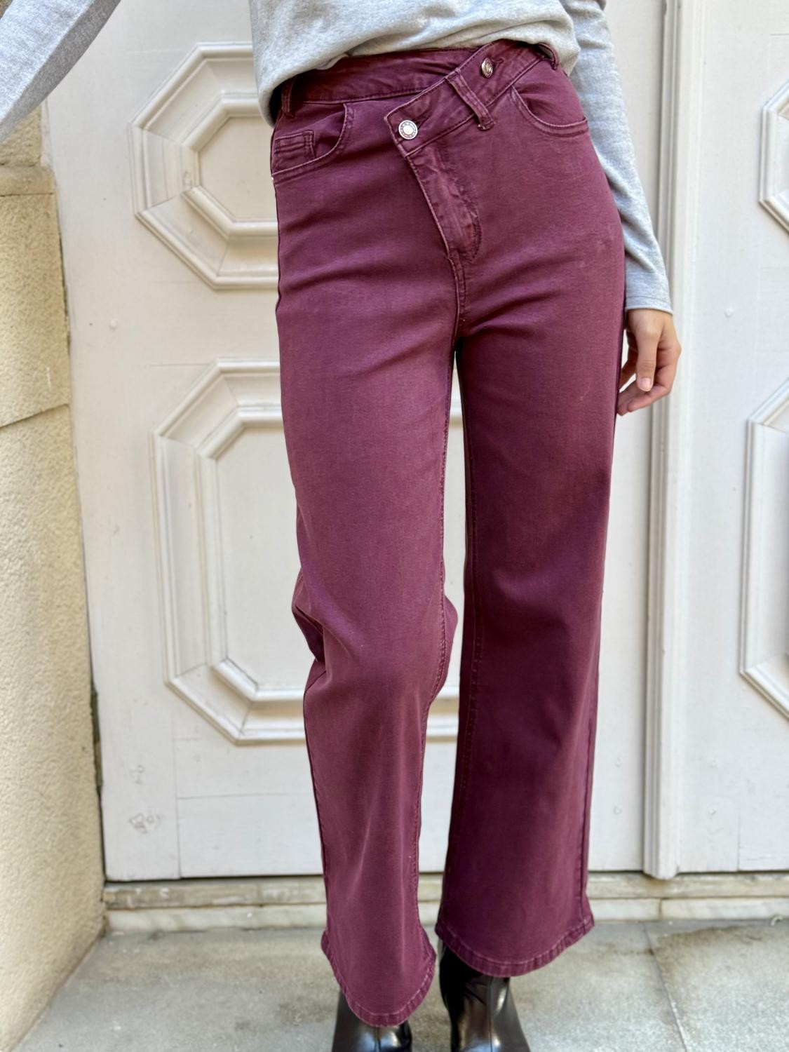 PANTALÓN VAQUERO CRISS CROSS Burdeos