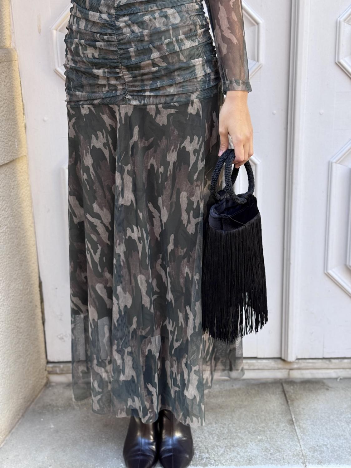 VESTIDO MIDI DE TUL ESTAMPADO MILITAR LA INDOMABLE - VERDE