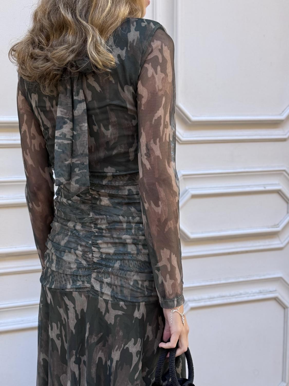 VESTIDO MIDI DE TUL ESTAMPADO MILITAR LA INDOMABLE - VERDE