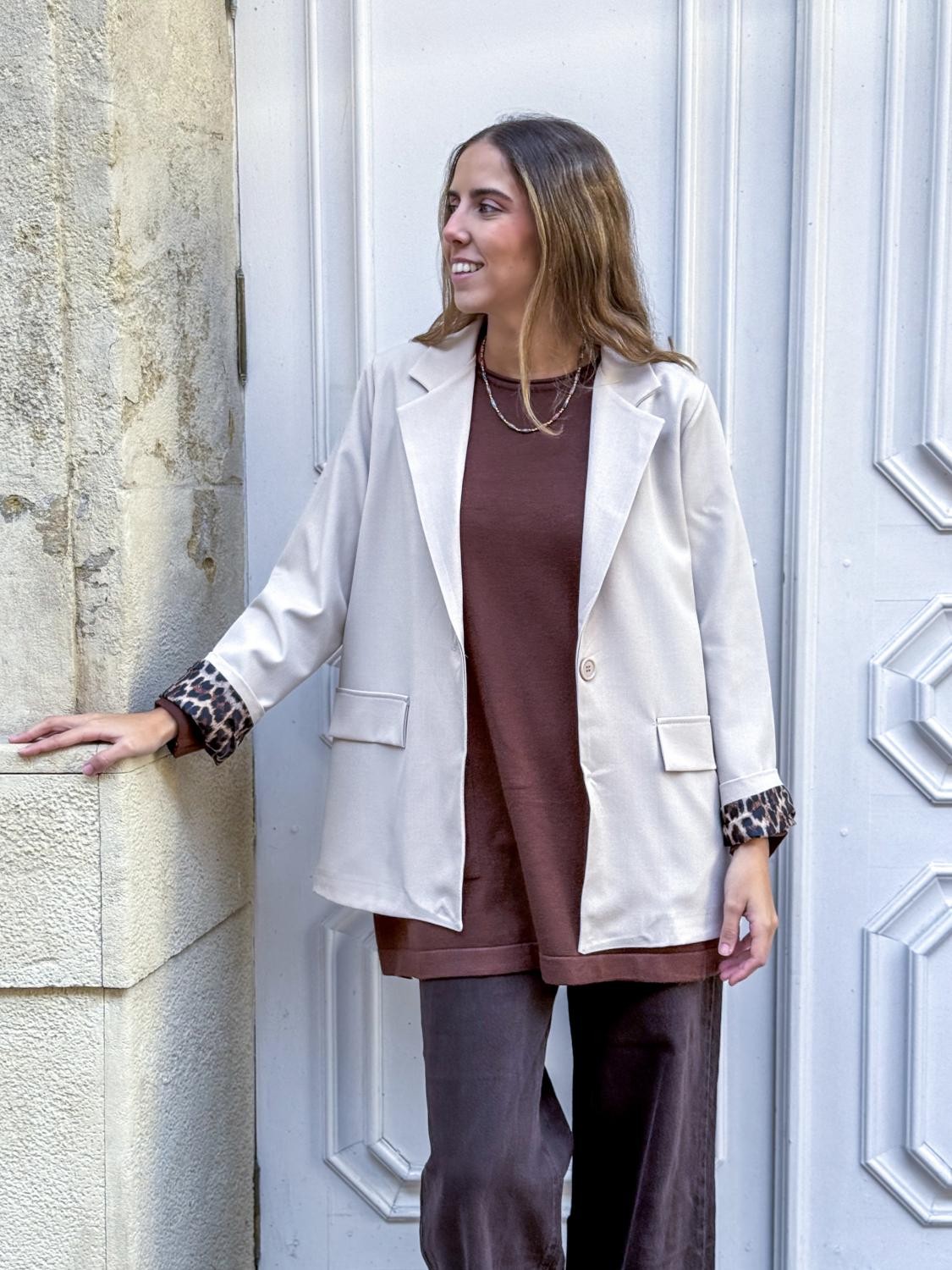 BLAZER BÁSICA FIERA DISCRETA - BEIGE